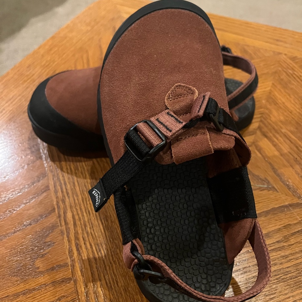 NEW Bedrock Sandals Mountain Clogs